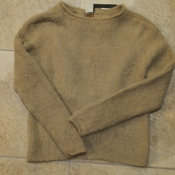 Super soft and cozy sweater - Picture 5 of 9